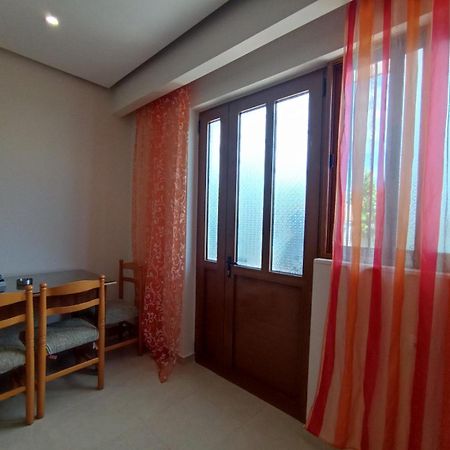 Achilles Apartments Sarande Ruang foto