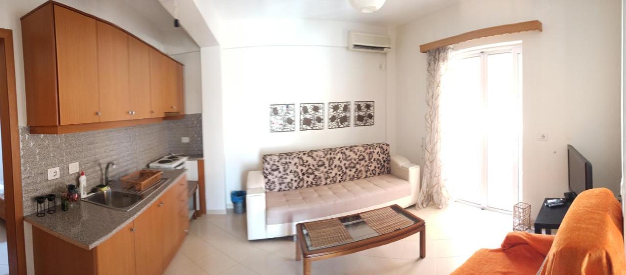 Achilles Apartments Sarande Bagian luar foto