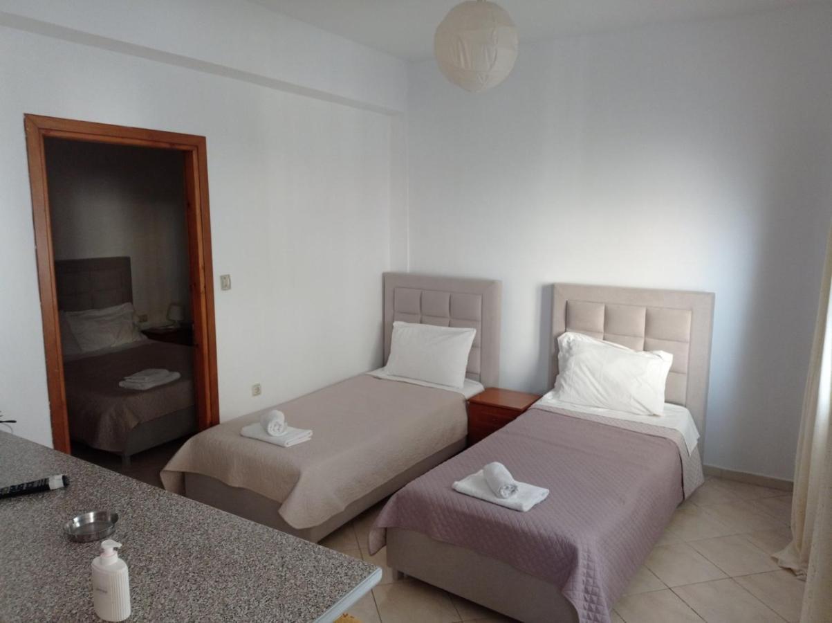 Achilles Apartments Sarande Bagian luar foto