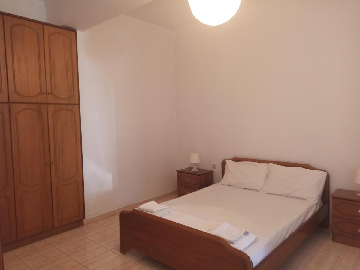 Achilles Apartments Sarande Bagian luar foto