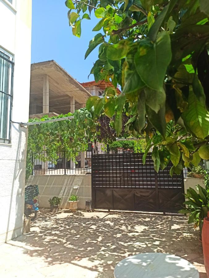 Achilles Apartments Sarande Bagian luar foto