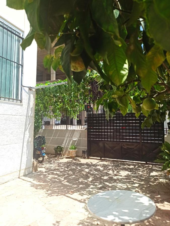 Achilles Apartments Sarande Bagian luar foto