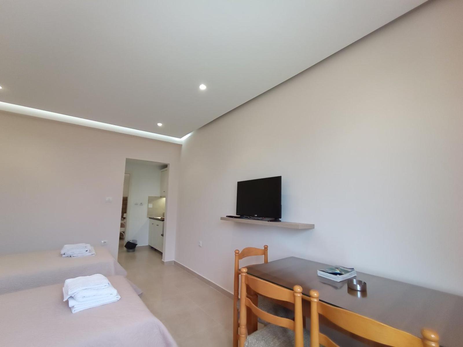 Achilles Apartments Sarande Bagian luar foto