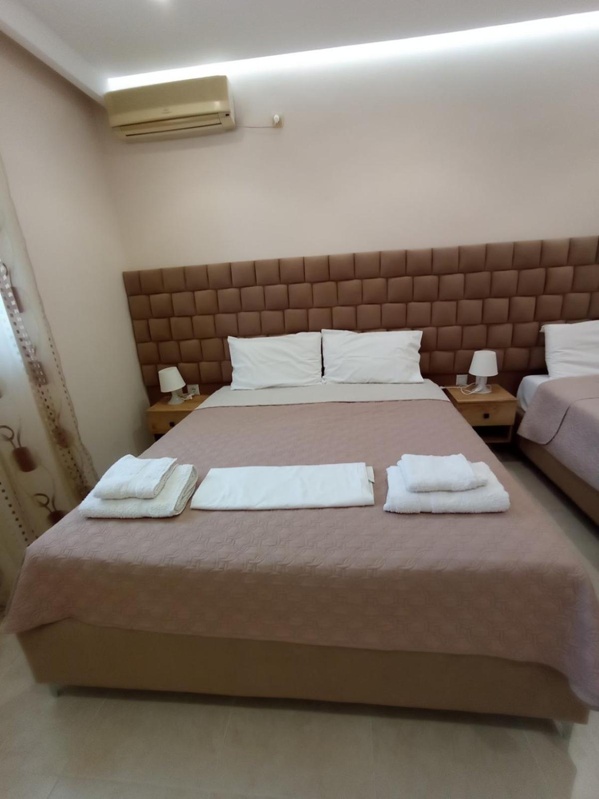 Achilles Apartments Sarande Bagian luar foto