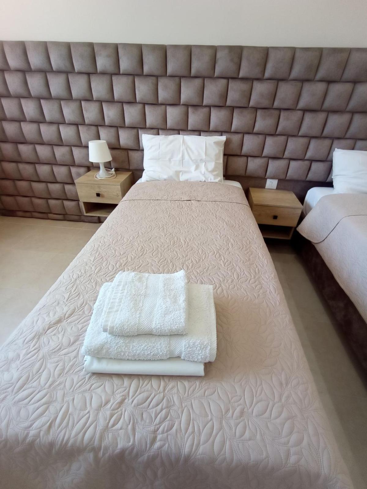 Achilles Apartments Sarande Bagian luar foto