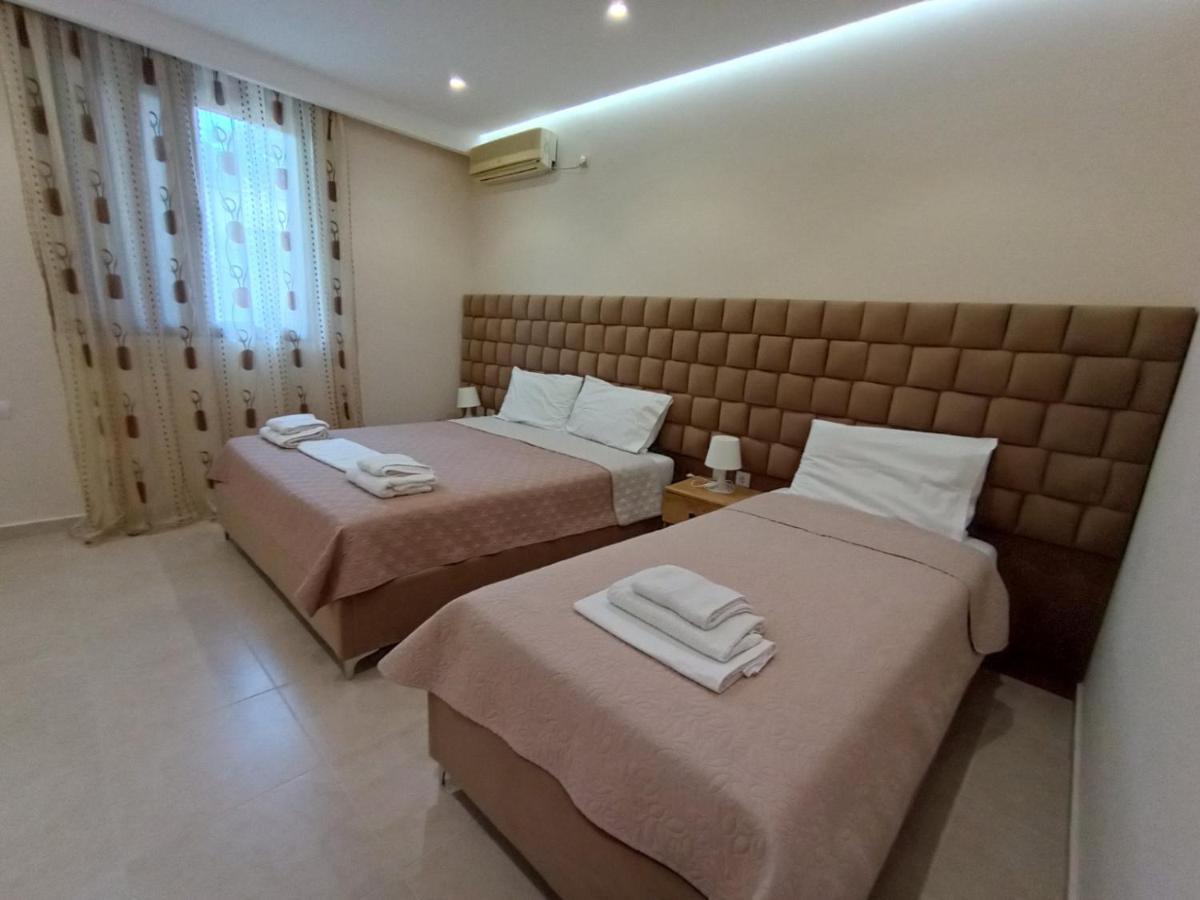 Achilles Apartments Sarande Bagian luar foto