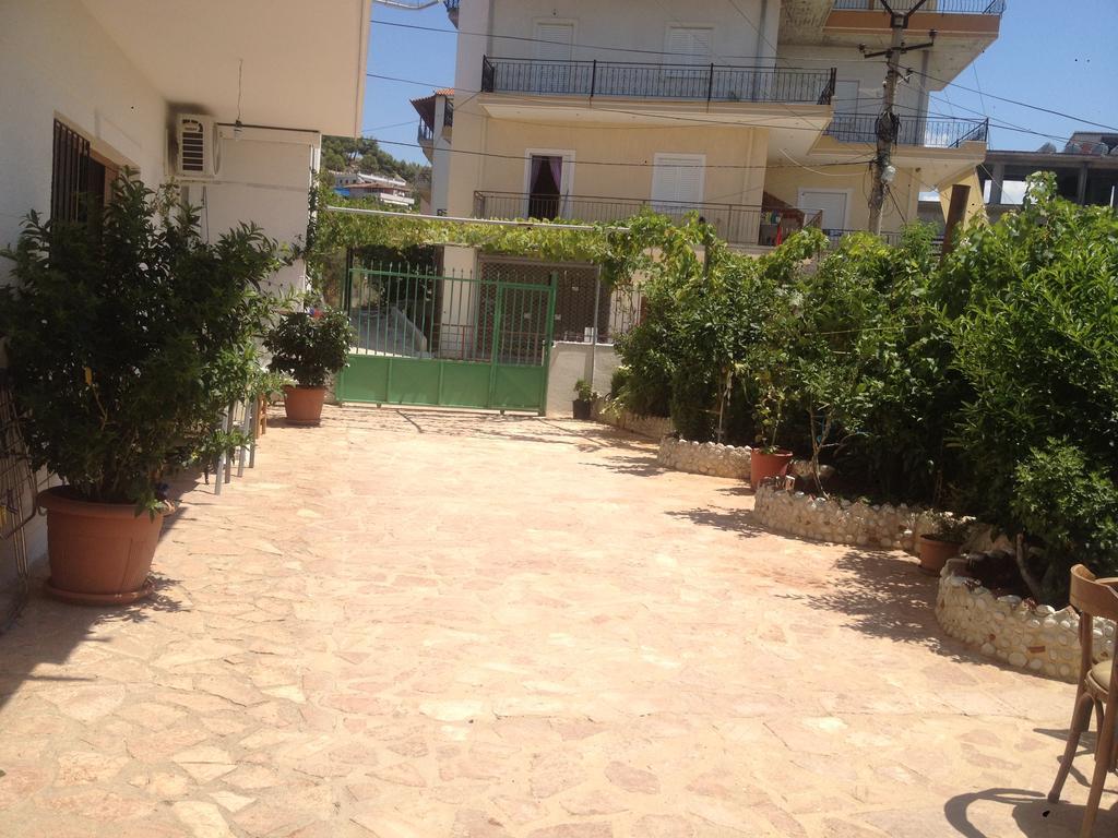 Achilles Apartments Sarande Bagian luar foto