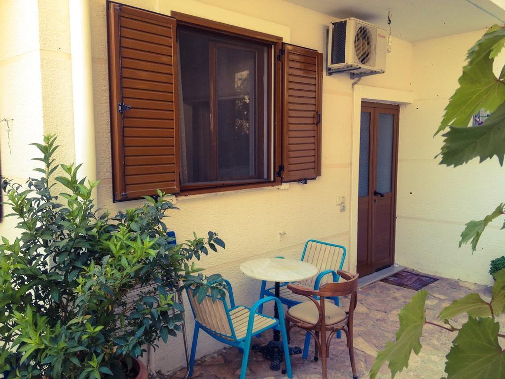 Achilles Apartments Sarande Bagian luar foto