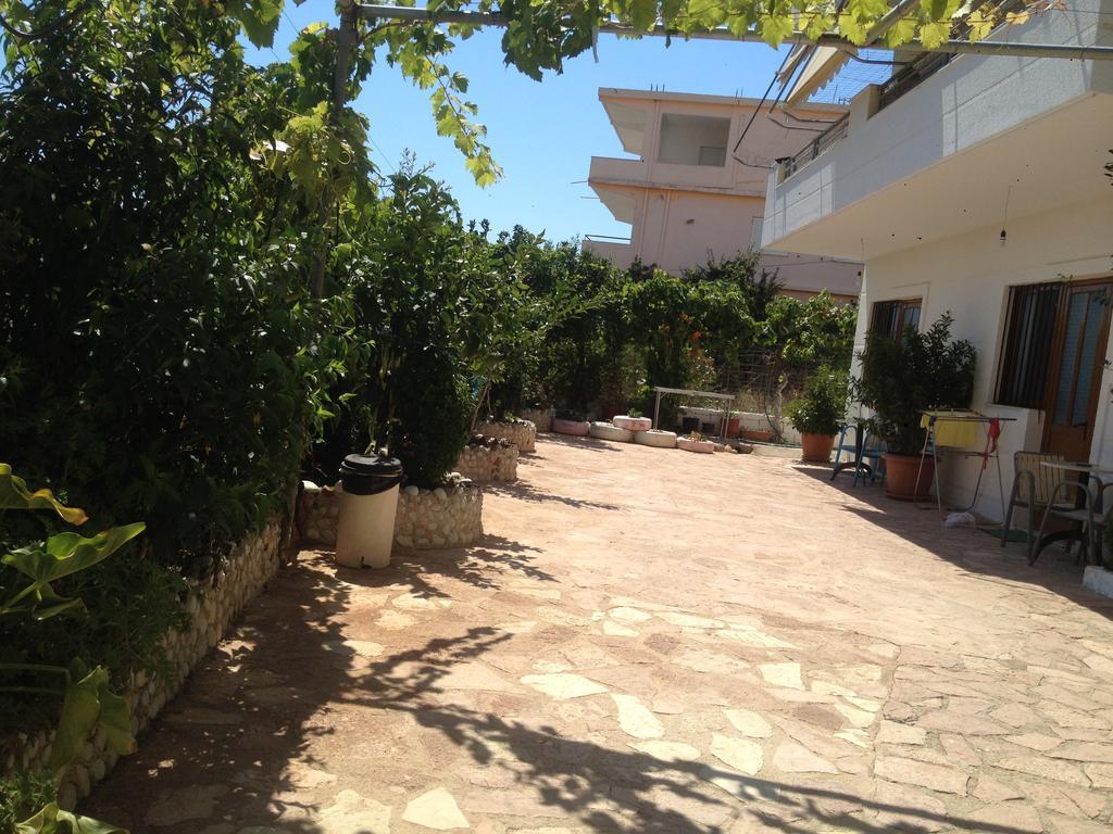 Achilles Apartments Sarande Bagian luar foto