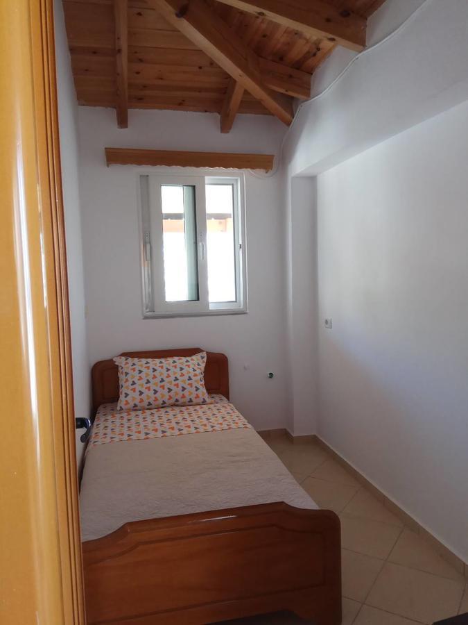 Achilles Apartments Sarande Bagian luar foto