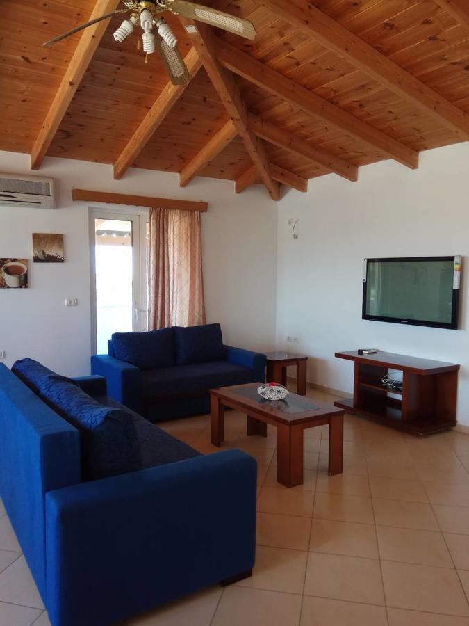 Achilles Apartments Sarande Bagian luar foto