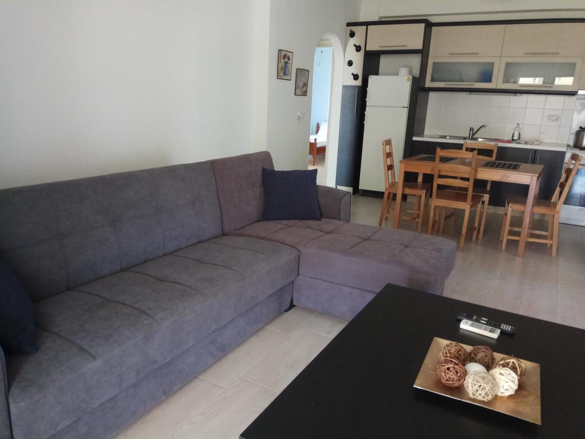 Achilles Apartments Sarande Bagian luar foto